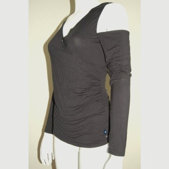 NWOT Abercrombie & Fitch, Viscose Cold Shoulders Ruched Top, Women Size M, Black - Picture 3 of 6